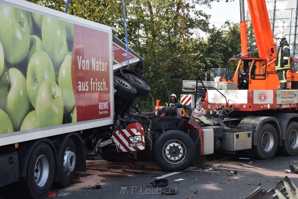 Schwerer VU PKlemm A 57 Rich Innenstadt Hoehe Koeln Chorweiler P085.JPG - Miklos Laubert